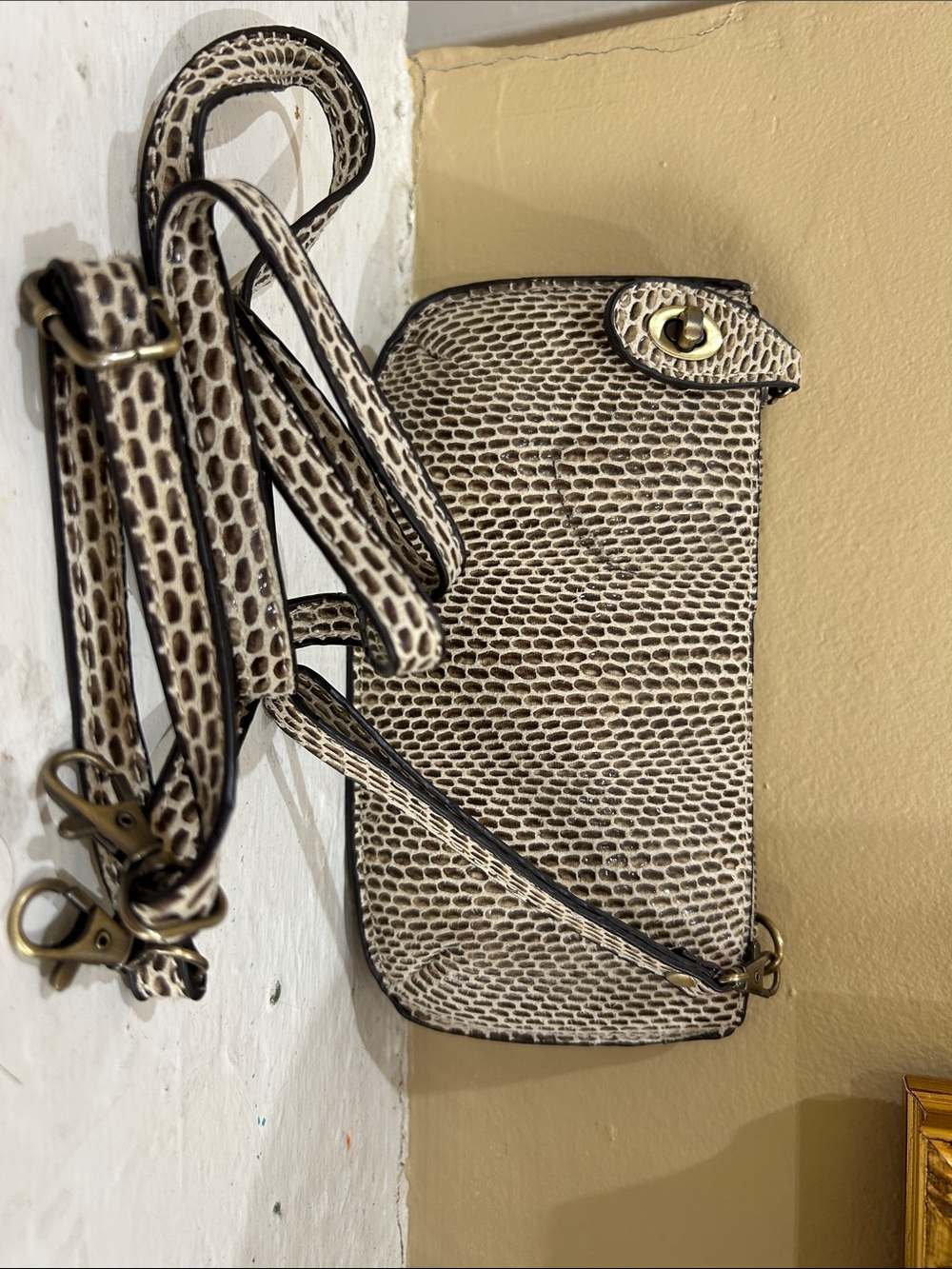 Neutral Snake-Print Crossbody Bag - Classic Women’s Shoulder Bag Unbranded